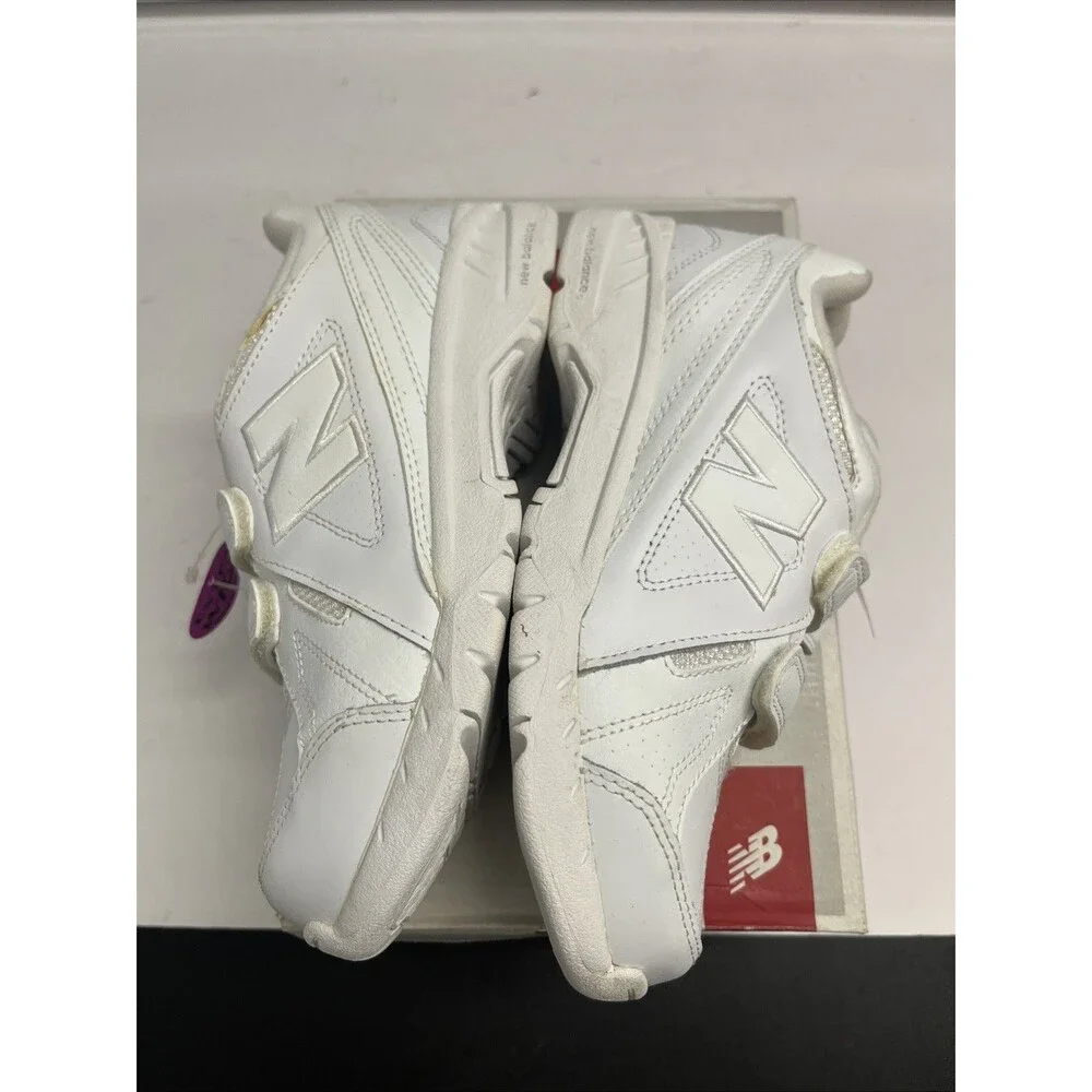 New Balance White  Big Kid 624 Hook and Loop Uniform Sneakers Shoes SZ 3 X Wide